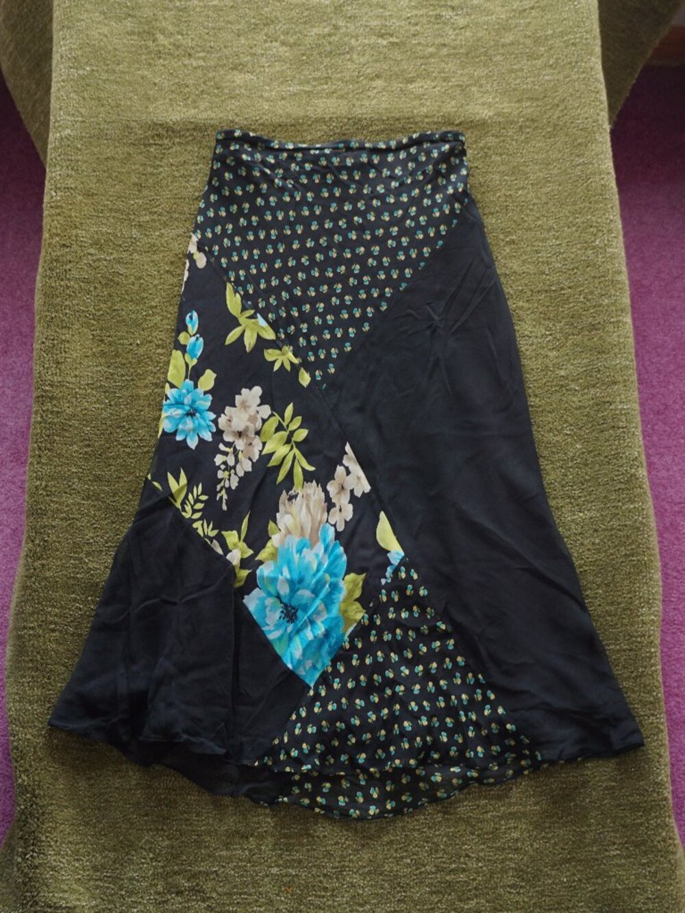 Vintage S.L.B. Black Floral Silk Midi Skirt 🖤💙